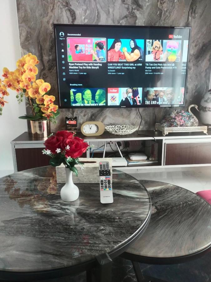 Cmk Troika Apartmen#Free Netflix Kota Bharu Buitenkant foto